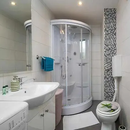 Apartament Wild Rose & *